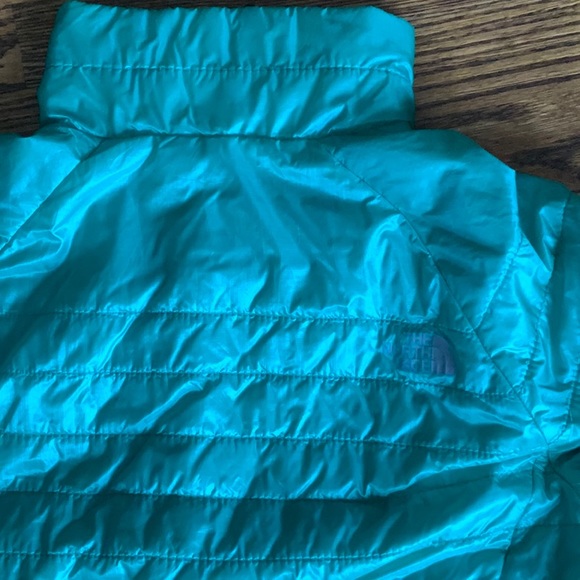 North Face Women’s Synthetic Insulated Jacket - Picture 3 of 4